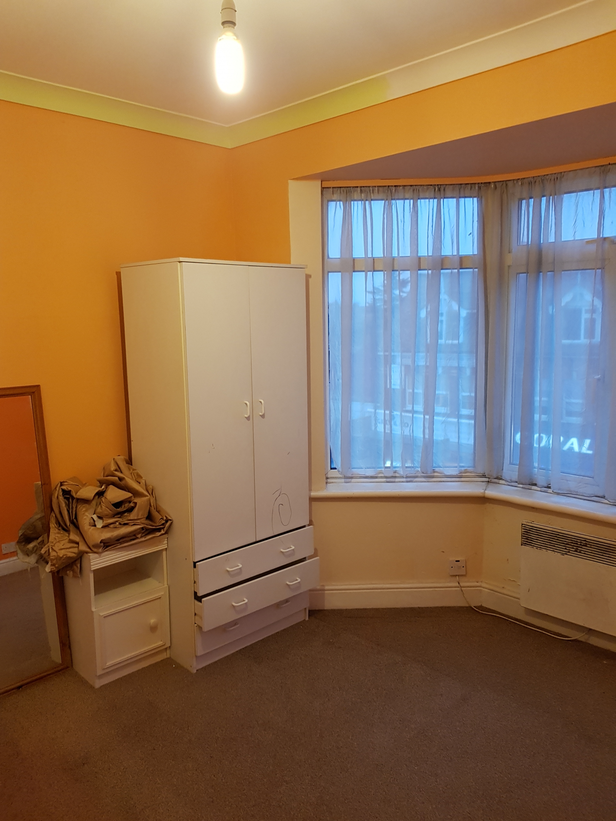 30 Wood End Green Road, HAYES photo 5