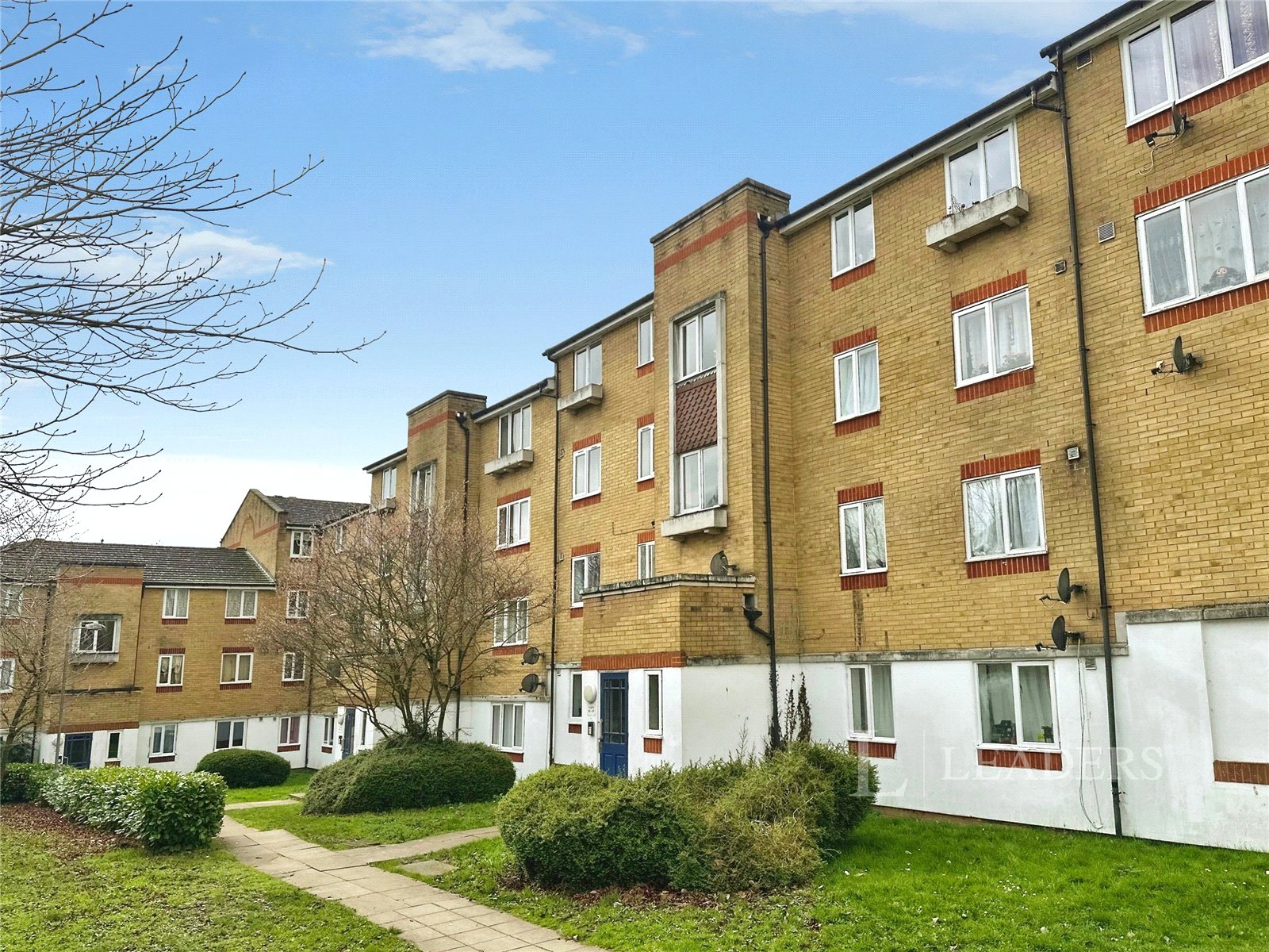 148, Dadswood, Harlow photo 3