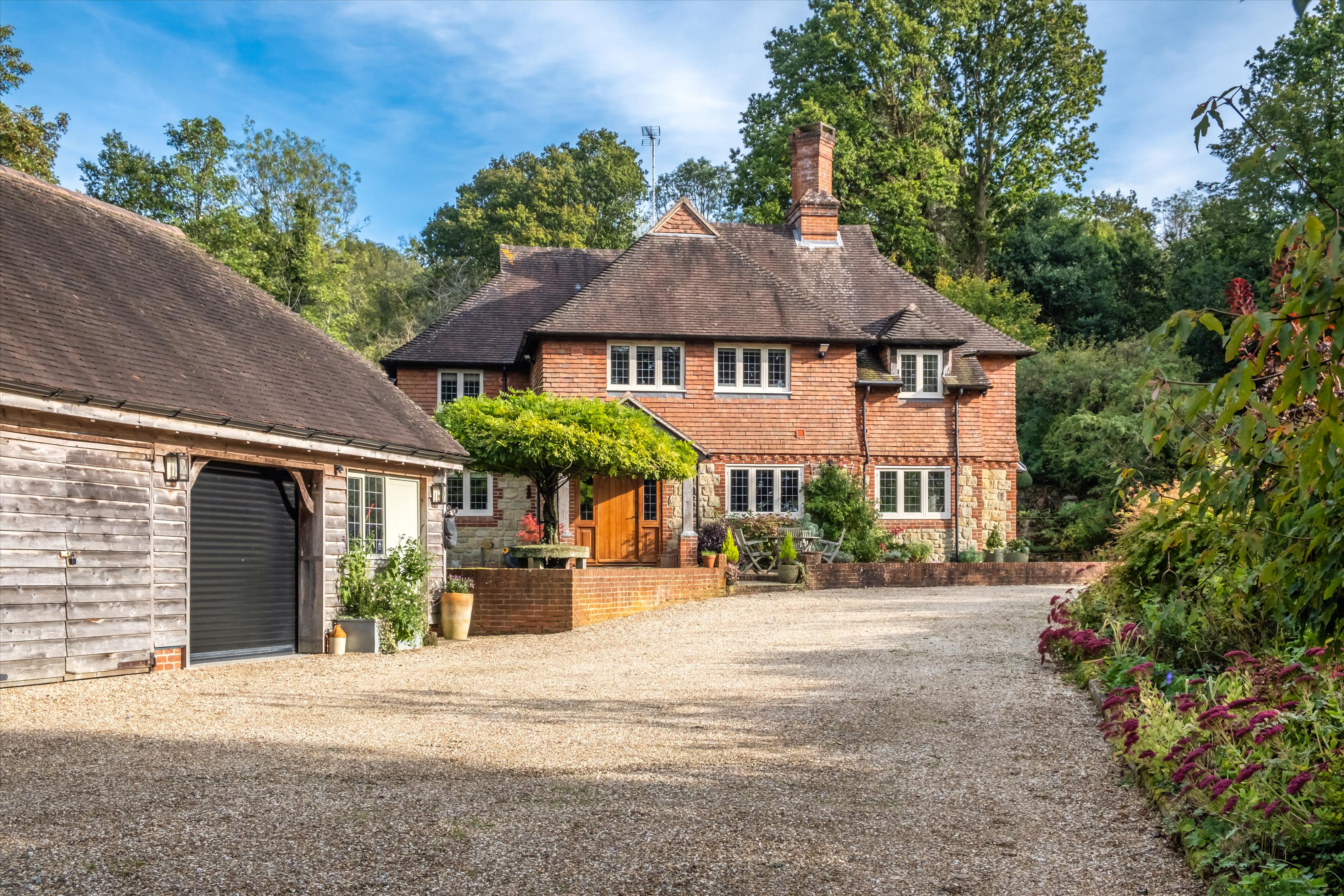 5 bedroom detached house for sale 0