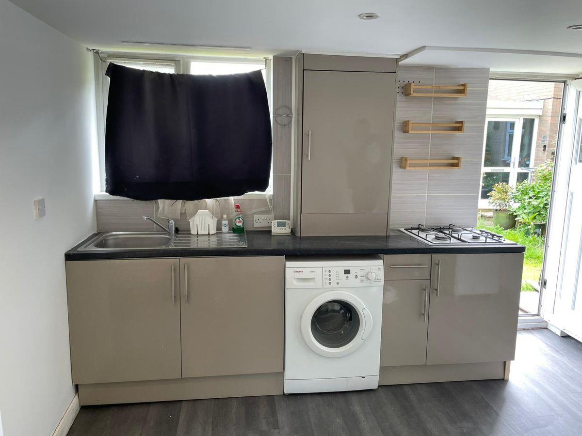 14, Pocklington Close, London photo 5
