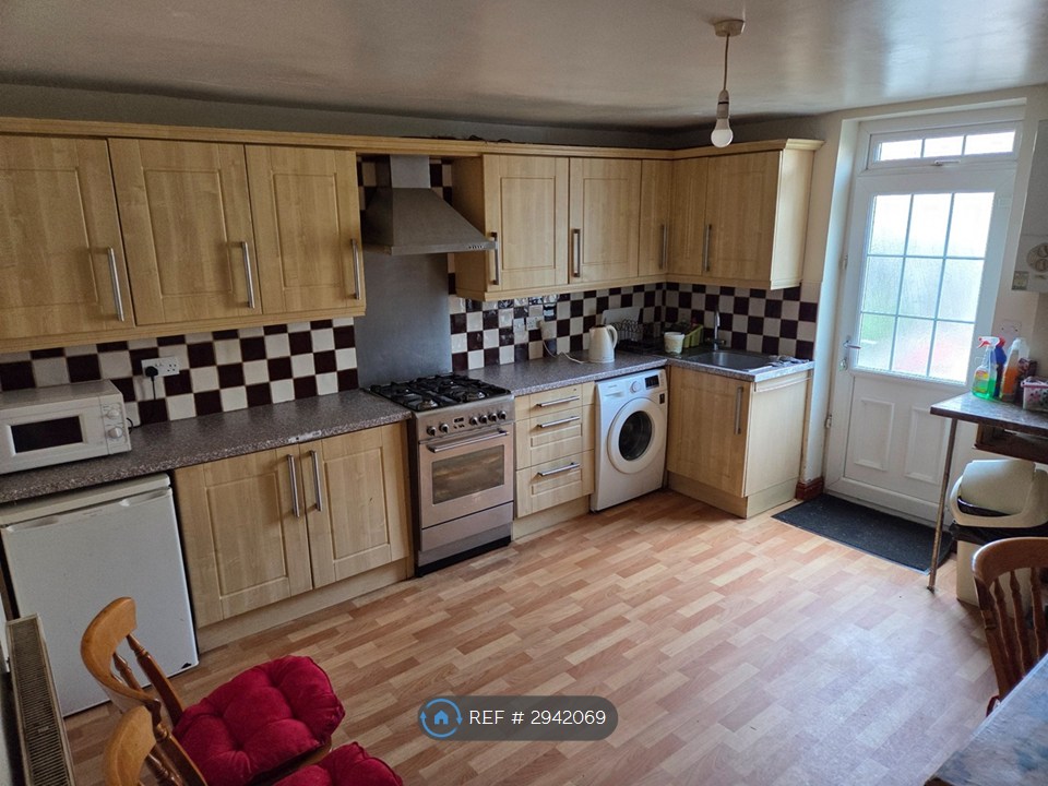 Fitzroy Road, Bradford, Bradford photo 2