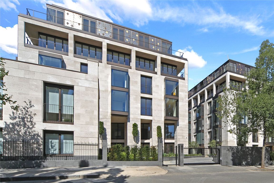 2 bedroom flat for sale