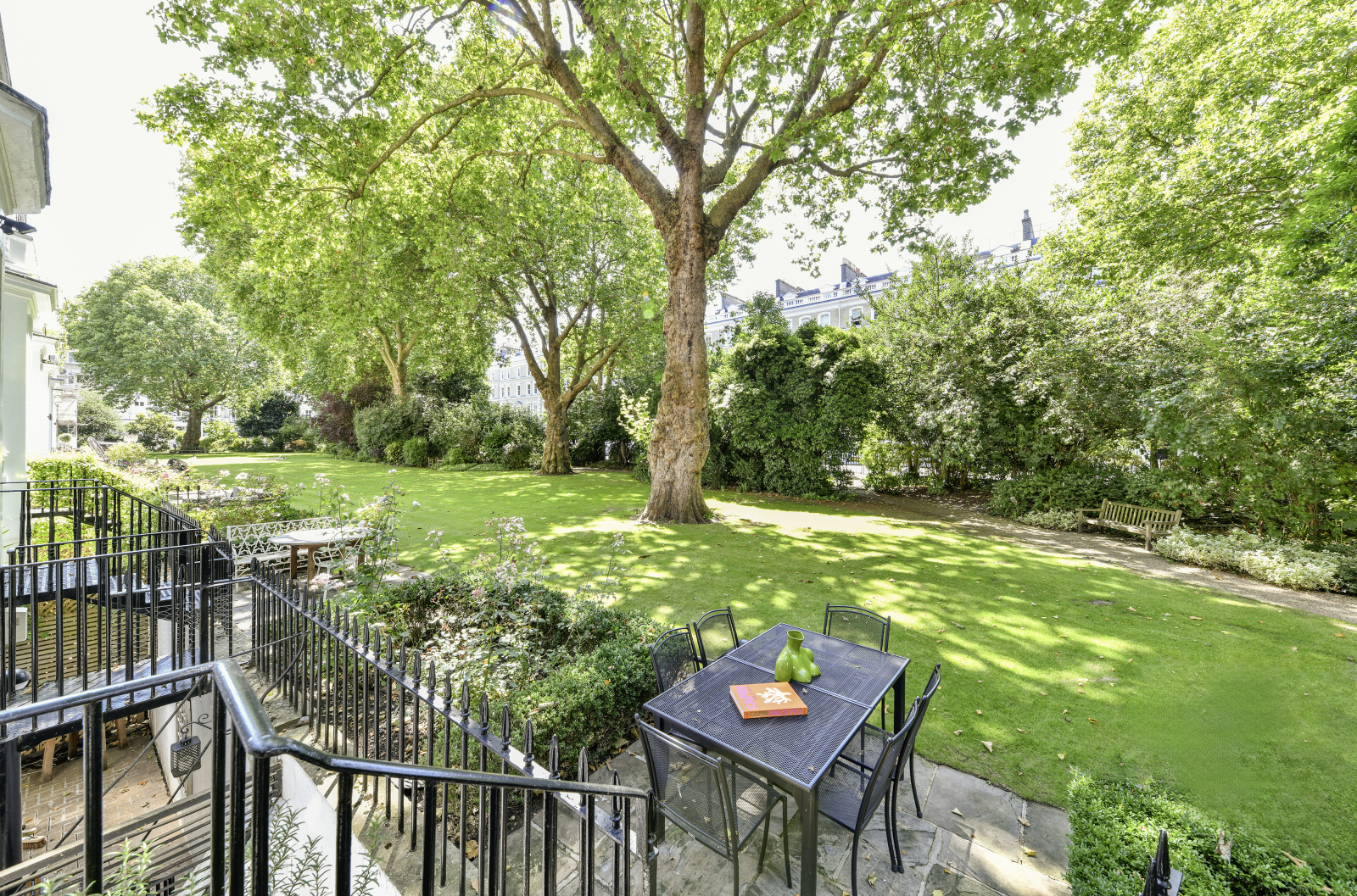 3 bedroom flat for sale 0