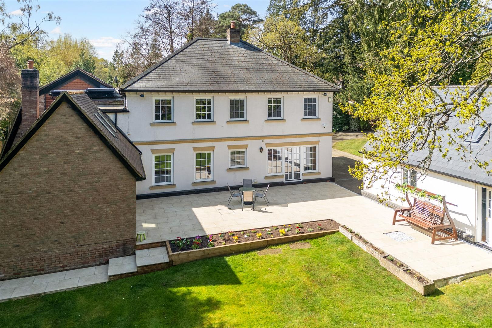 5 bedroom detached house for sale 0