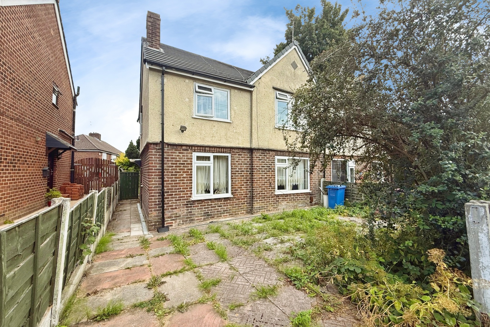 28 West Drive, Swinton, Manchester, M27 4ED - listing photo