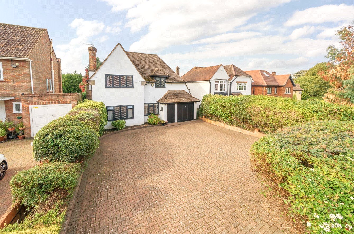 4 Bedroom Detached House For Sale In Watford - MillionPlus.com The ...