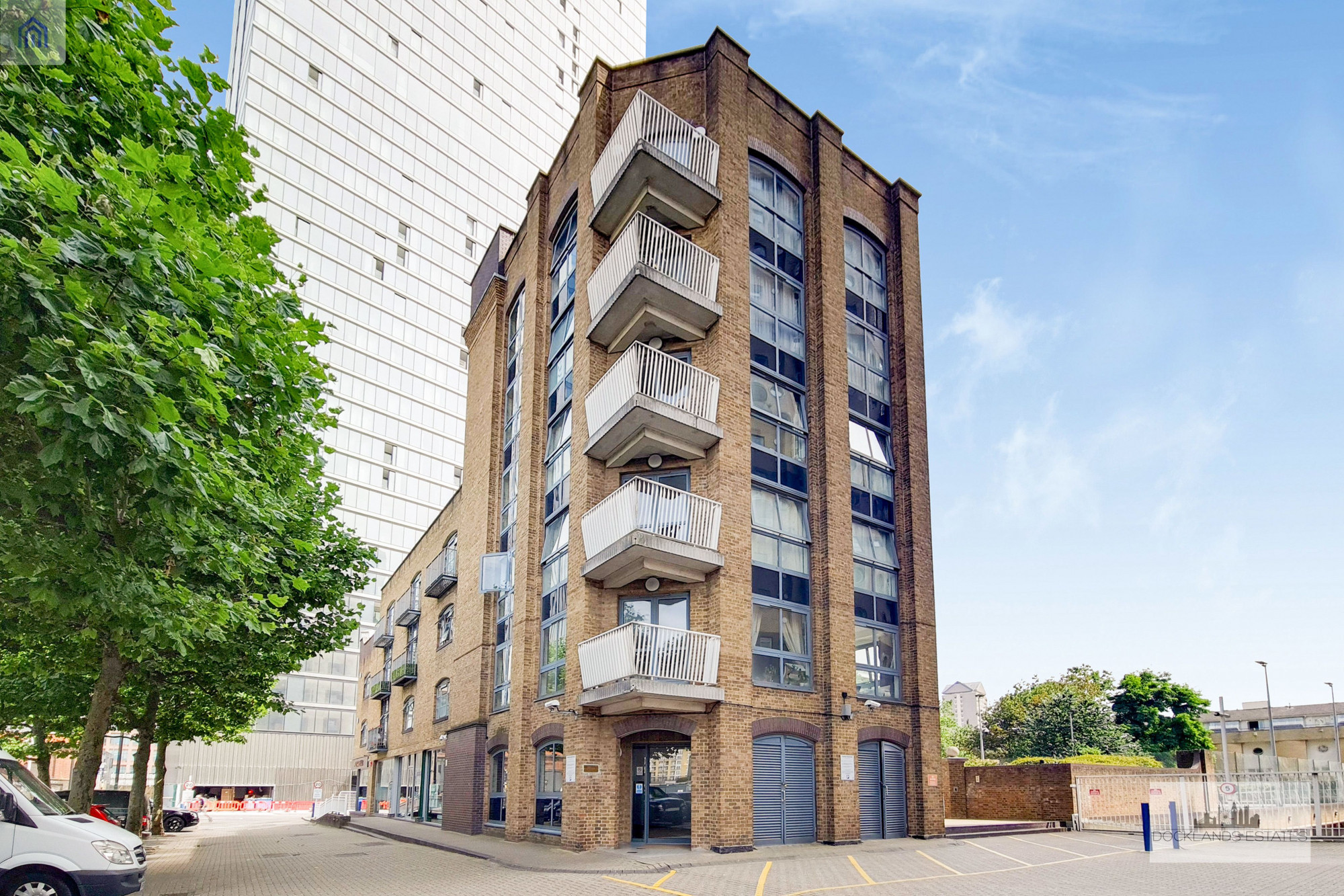 3 bedroom flat for sale 0