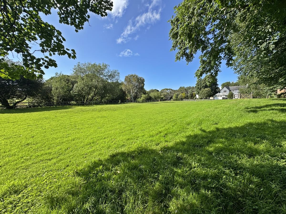 7 bedroom detached house for sale 0