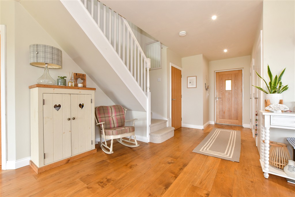 5 bedroom detached house for sale 0