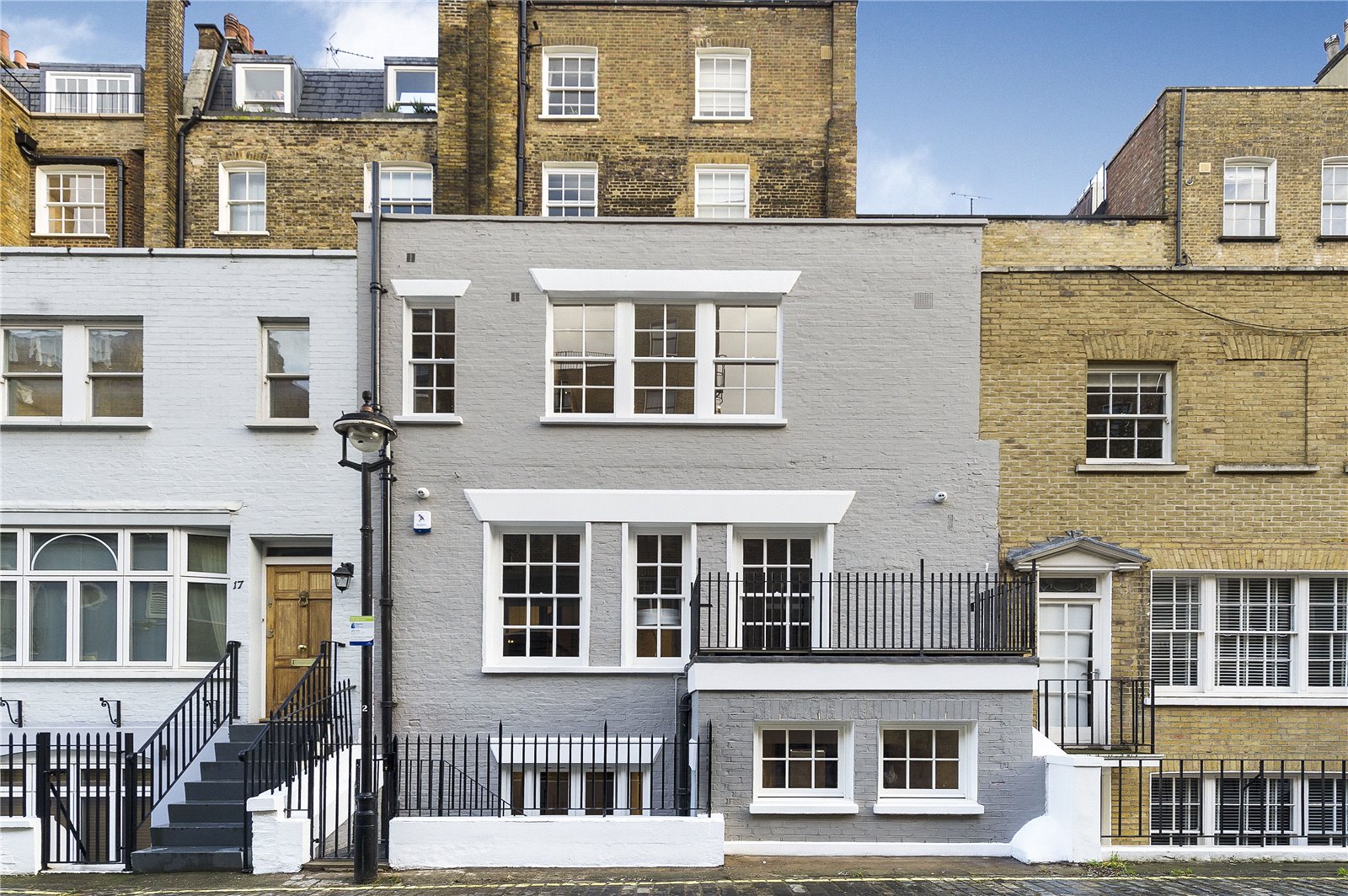 3 bedroom mews house for sale 0
