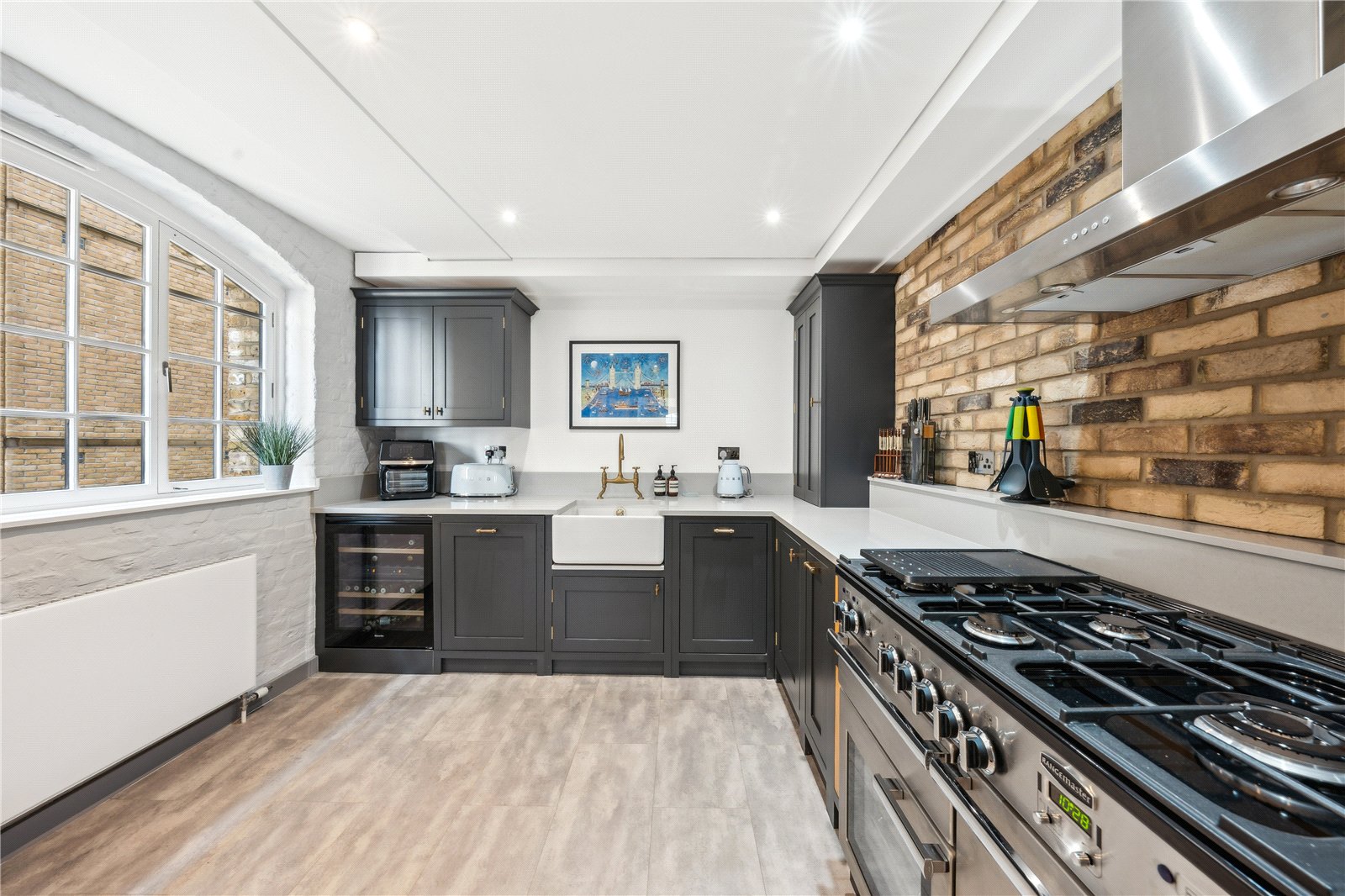 2 bedroom flat for sale 0