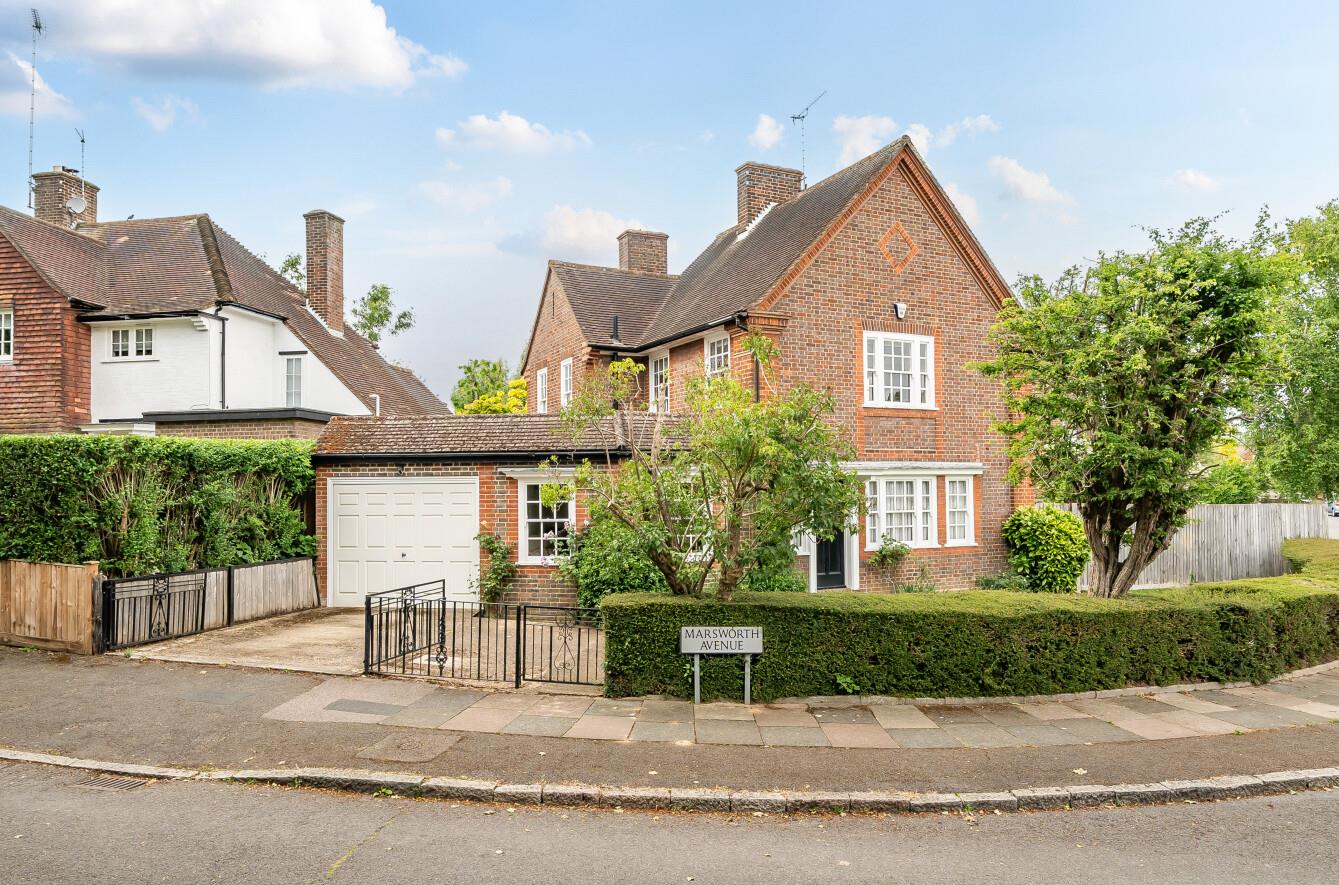 4 bedroom detached house for sale 0