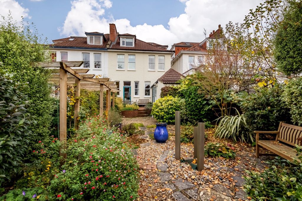 5 bedroom semi-detached house for sale 0