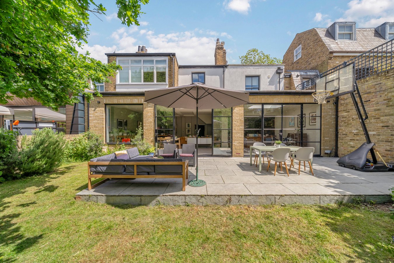 5 bedroom terraced house for sale 0