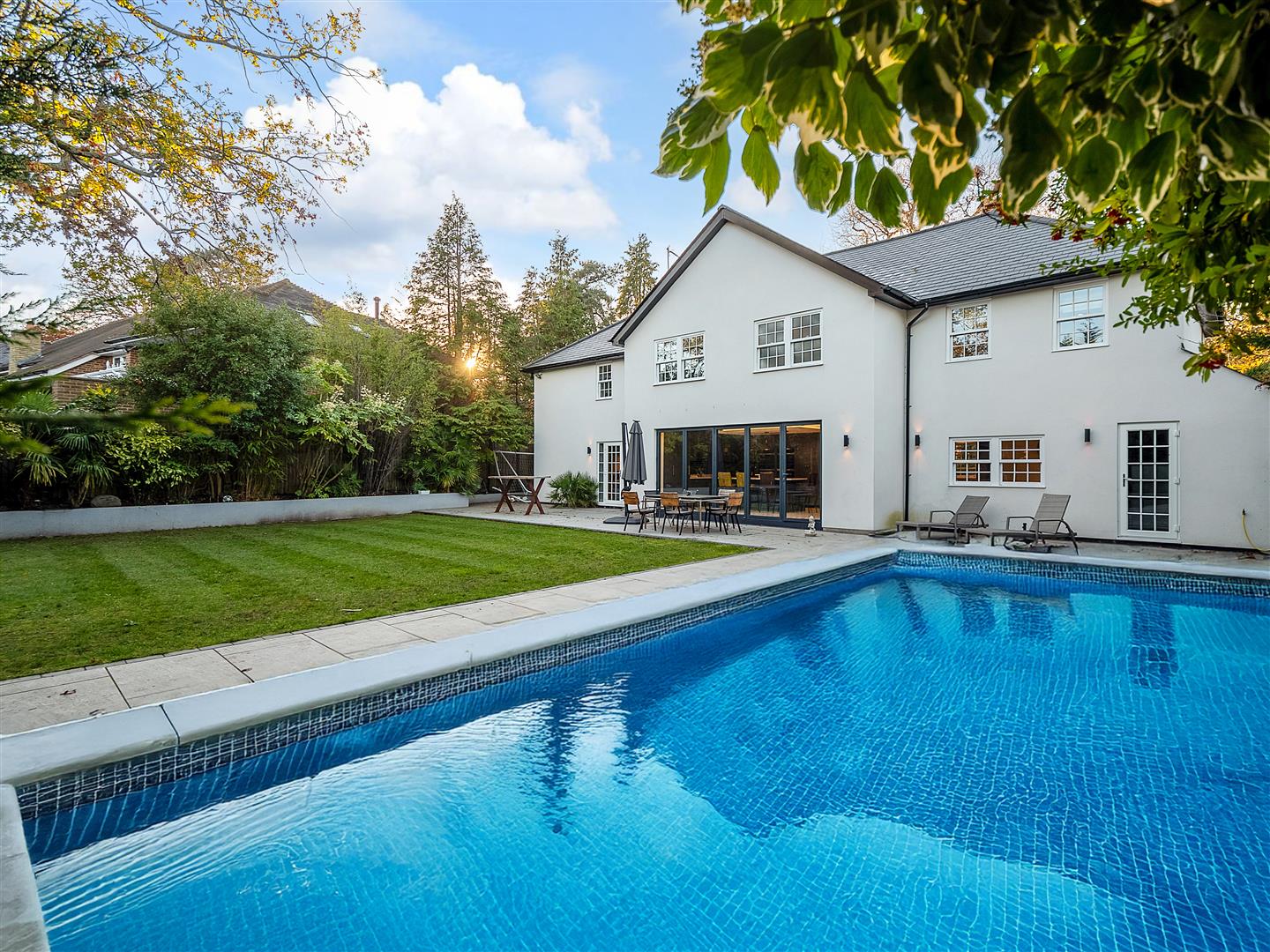 5 bedroom detached house for sale 0