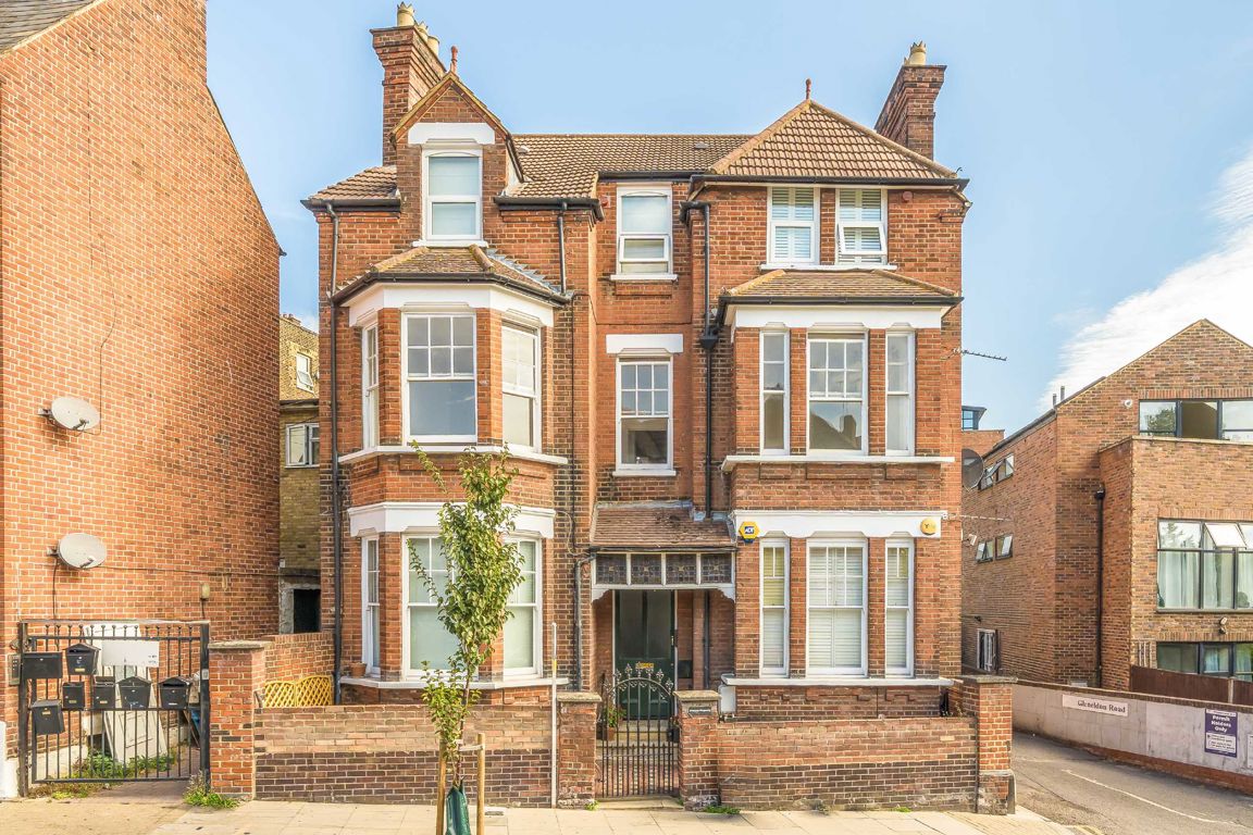 Flat 2, 7, Gleneldon Road, London photo 2