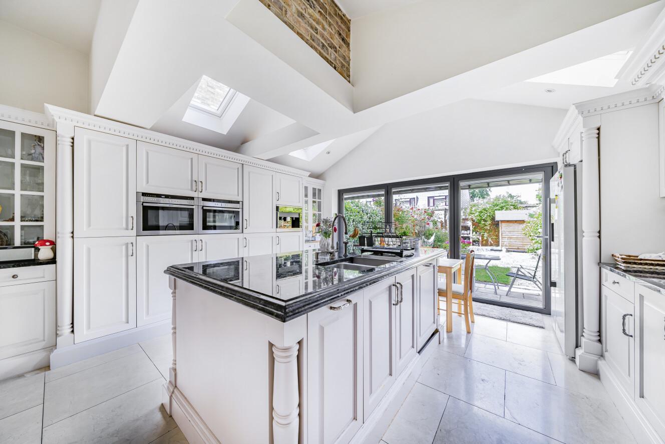 4 bedroom terraced house for sale 0
