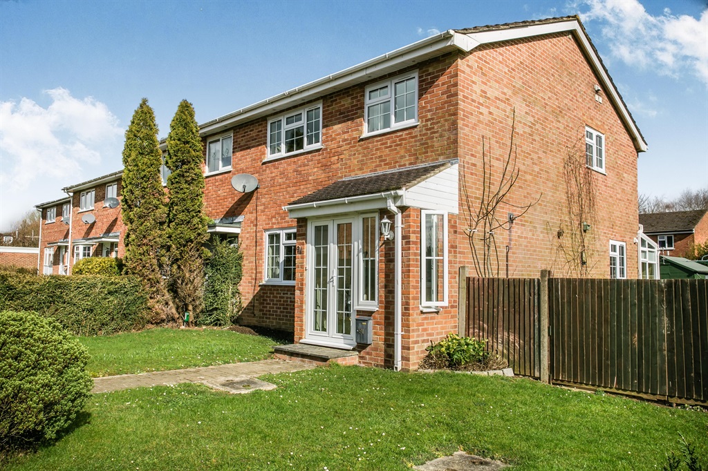 Free property report 91 Longcroft Road, Kingsclere, RG20 5TL Chimnie