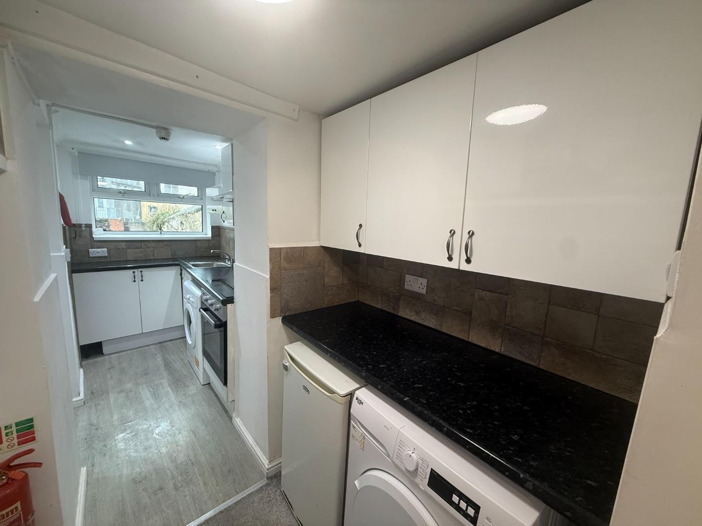 6, Alexandra Place studio, Plymouth photo 4