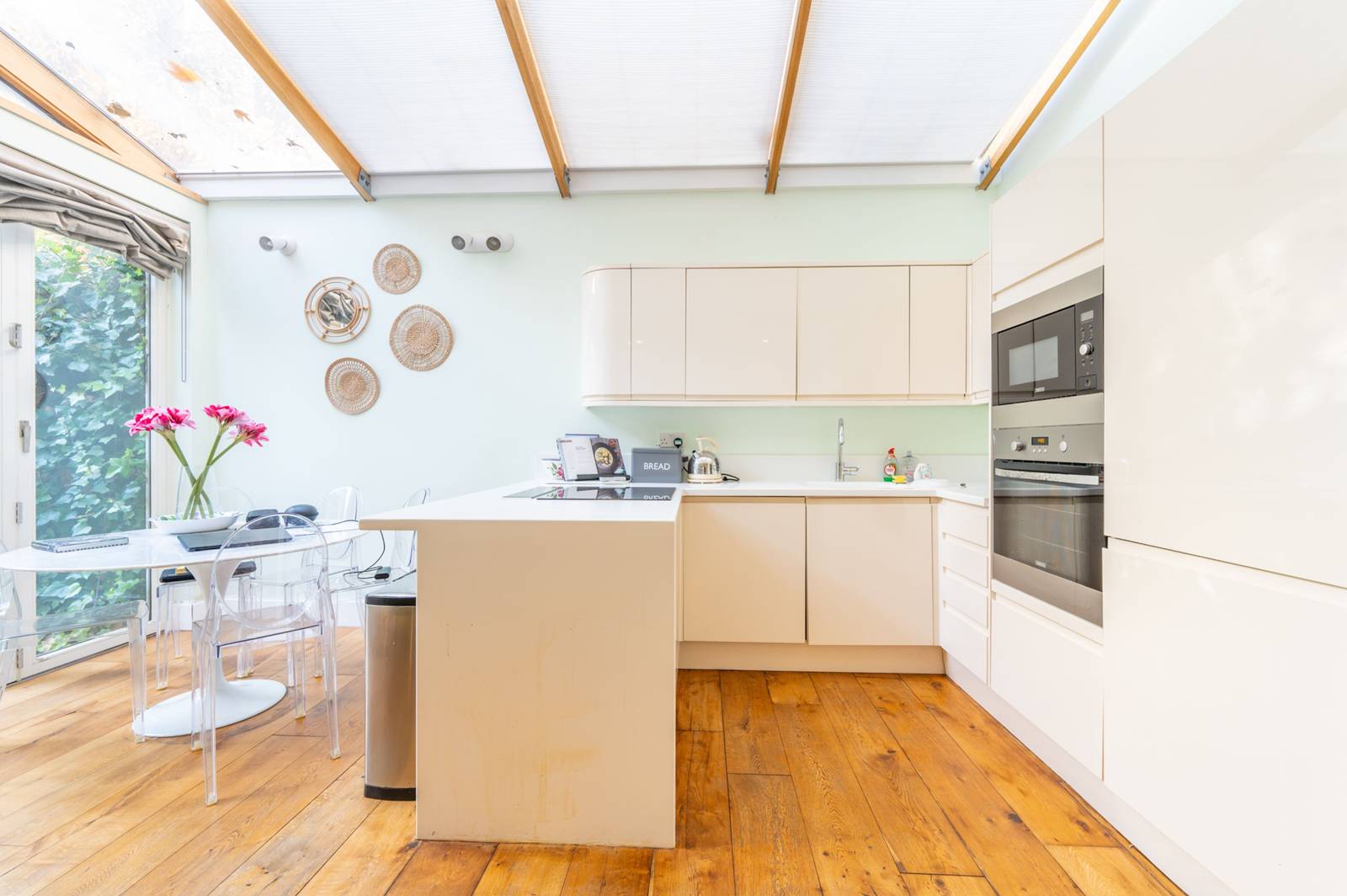 2 bedroom flat for sale 0