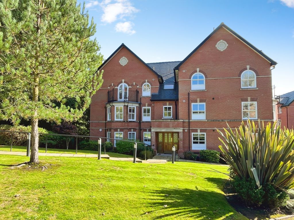 2 bed flat for sale
