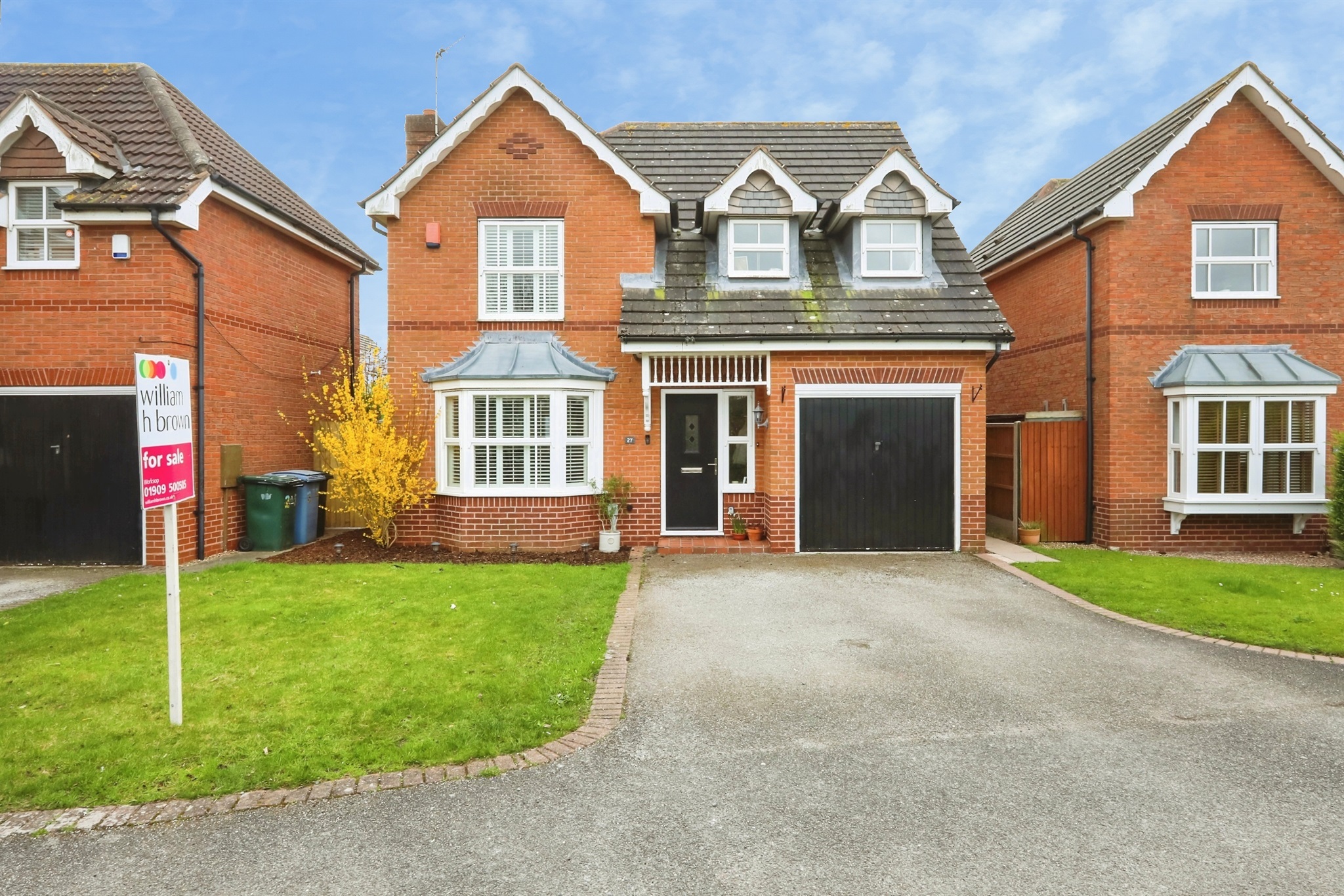 4-bed house on 27, Redwing Close, Worksop, £300,000