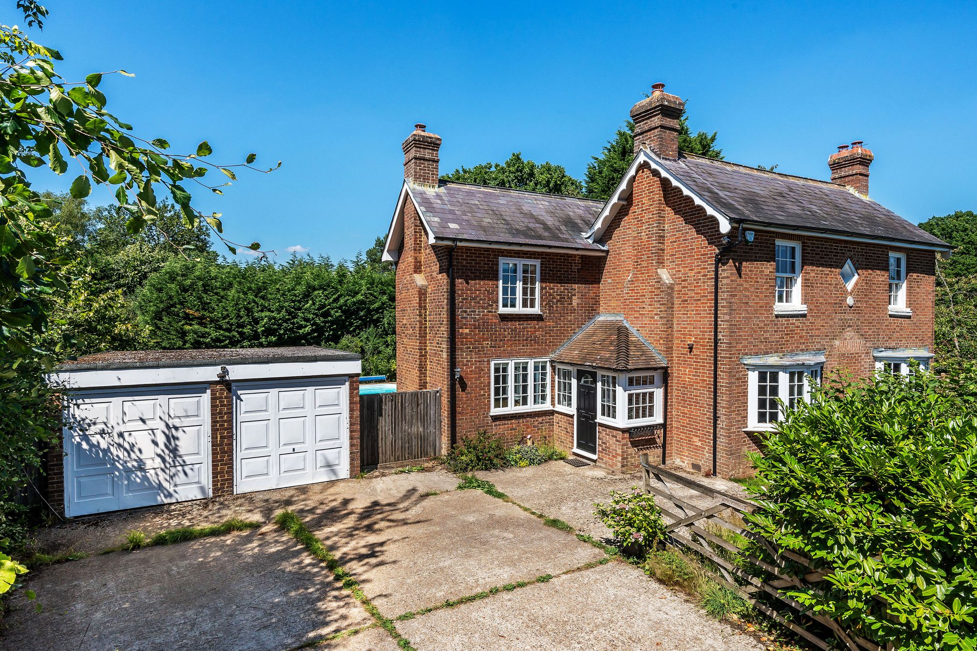 4 bedroom detached house for sale 0