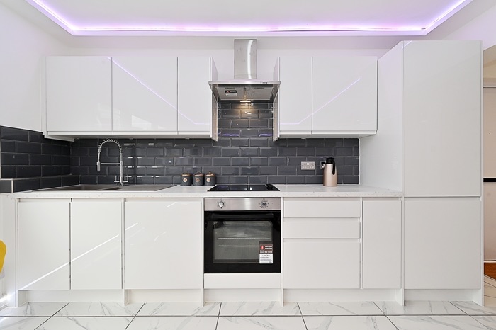 2 bedroom flat for sale 0