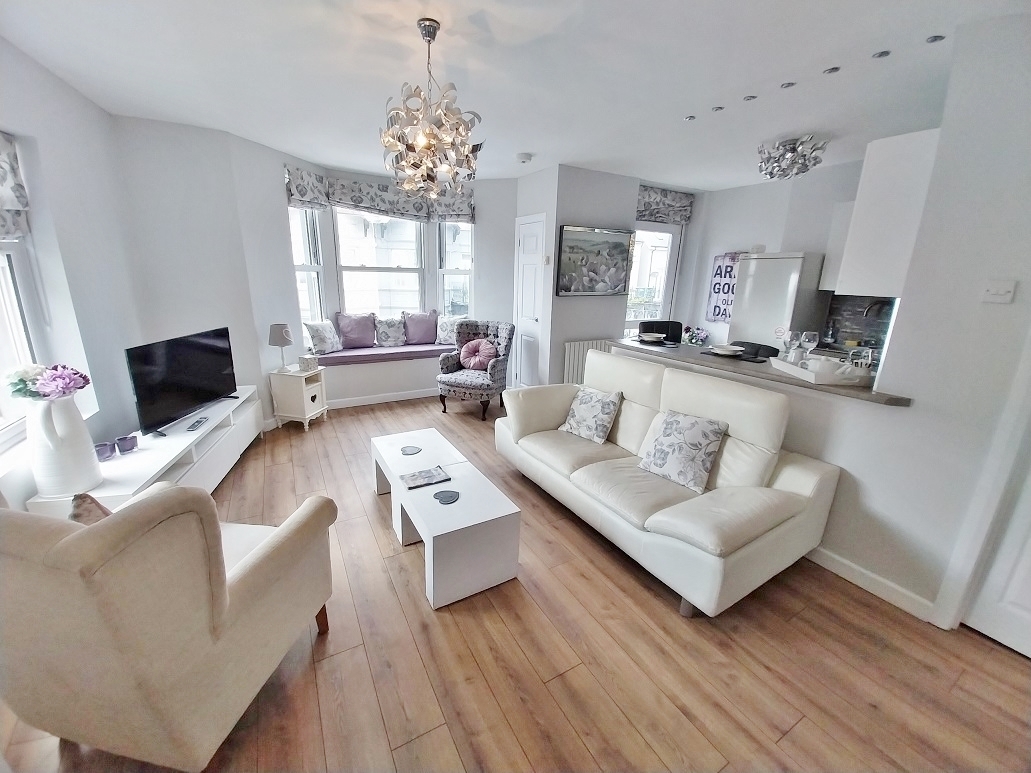 55, Esplanade Avenue, Porthcawl photo 3
