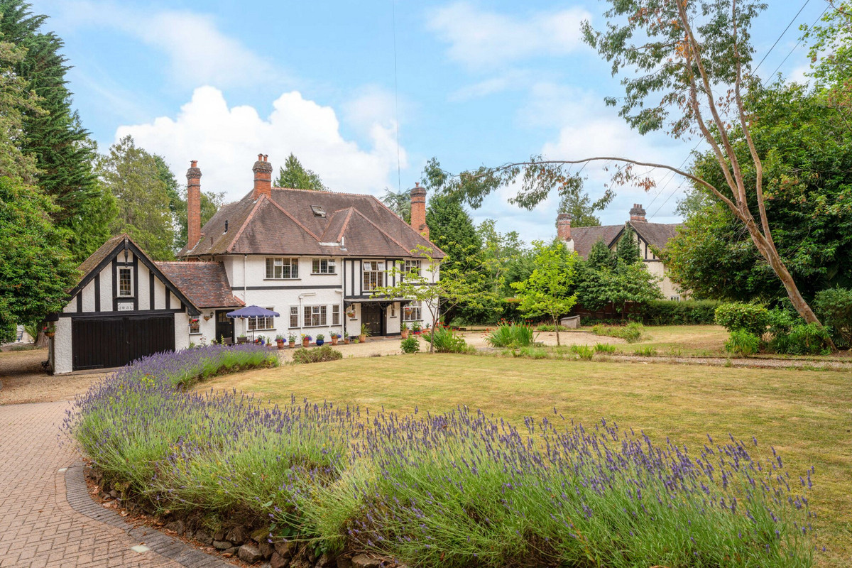 6 bedroom country house for sale 0