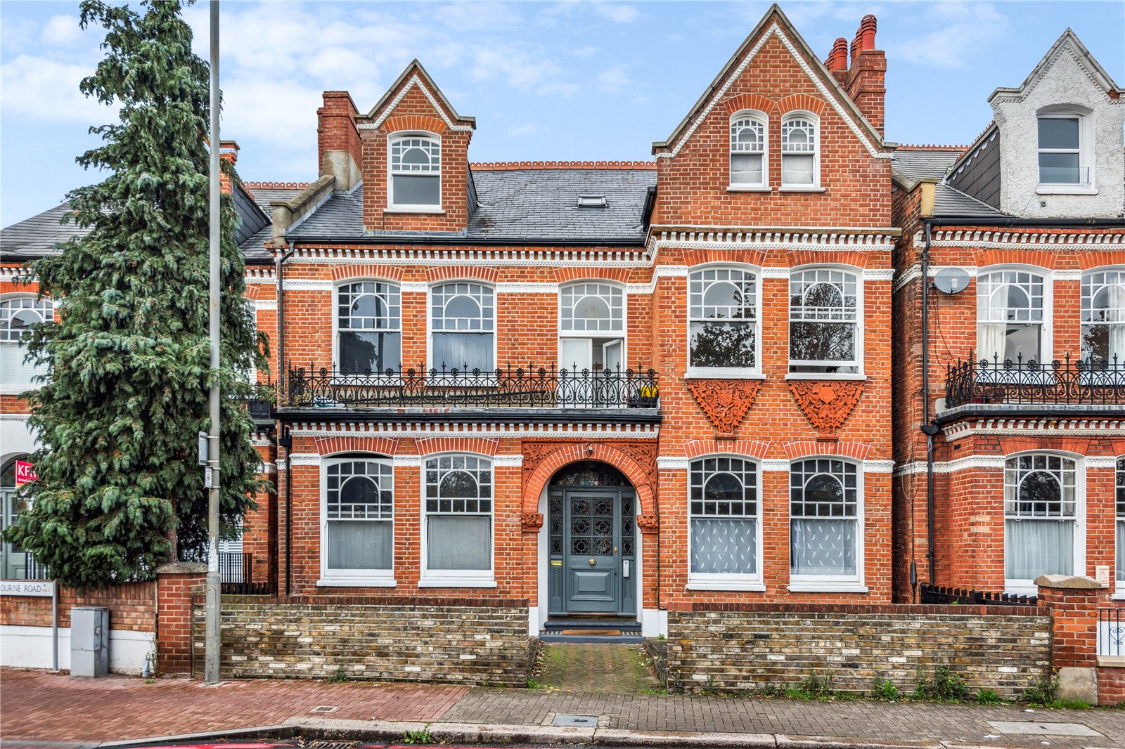 4 bedroom detached house for sale in London
