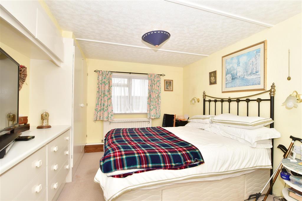 Photos of Broadway Park, Petersfield, Hampshire GU31 63442691