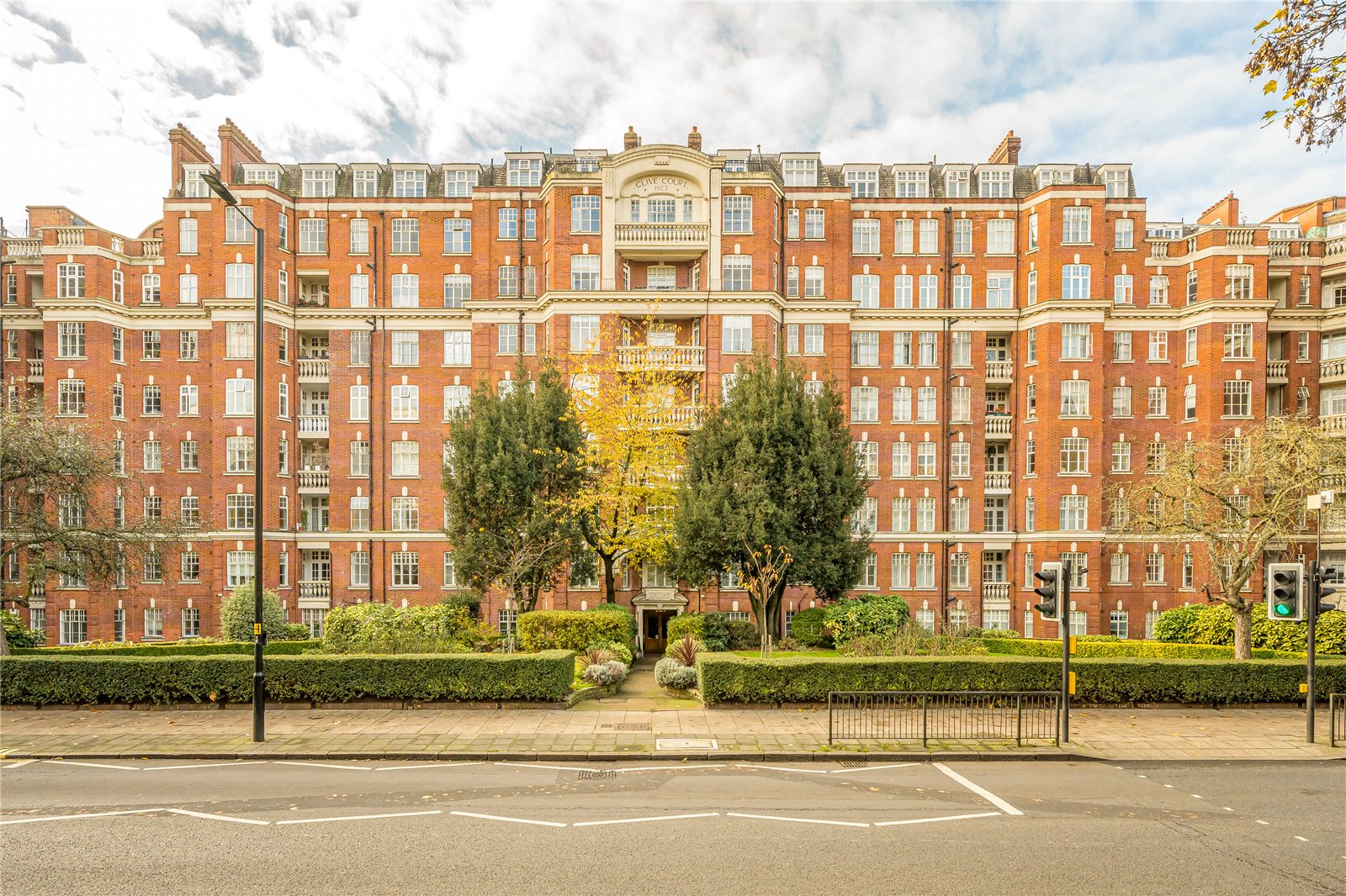 3 bedroom flat for sale 0