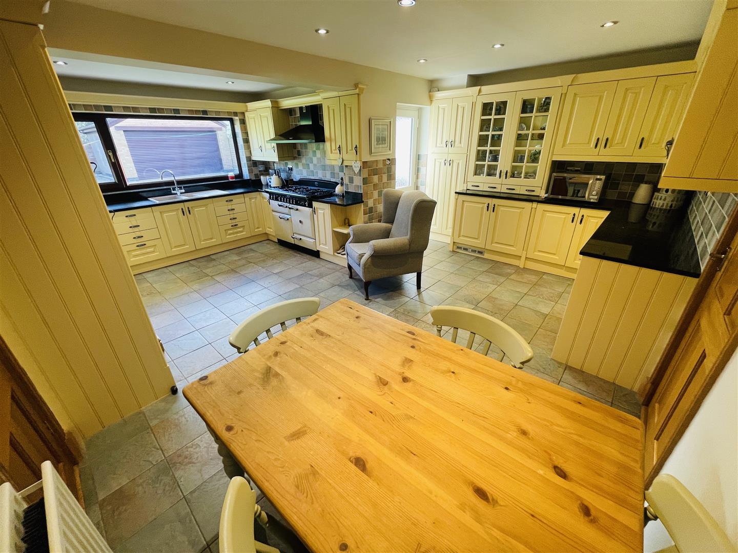 4-bed house on 8, Middelburg Close, Whitestone, £575,000