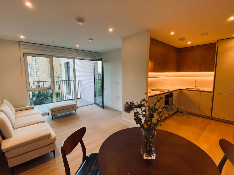 1-bed flat on C509, Bow Common Lane, London, £2,150/mo