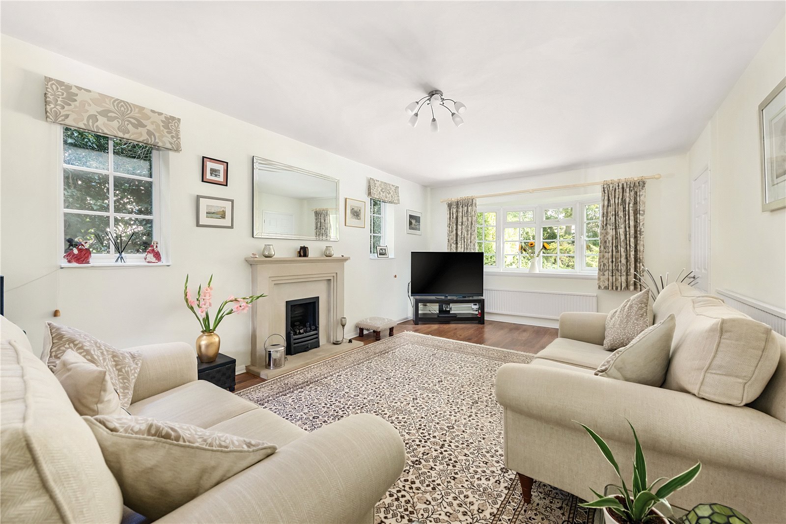 5 bedroom detached house for sale 0