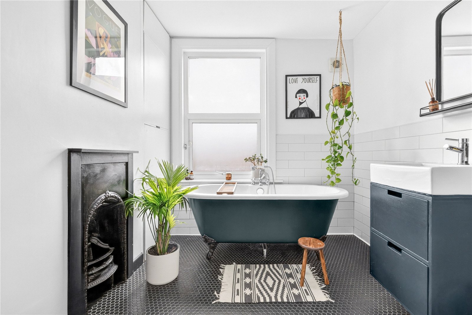 46, Cazenove Road, London photo 4