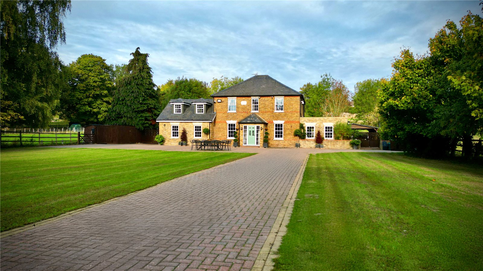 7 bedroom detached house for sale 0