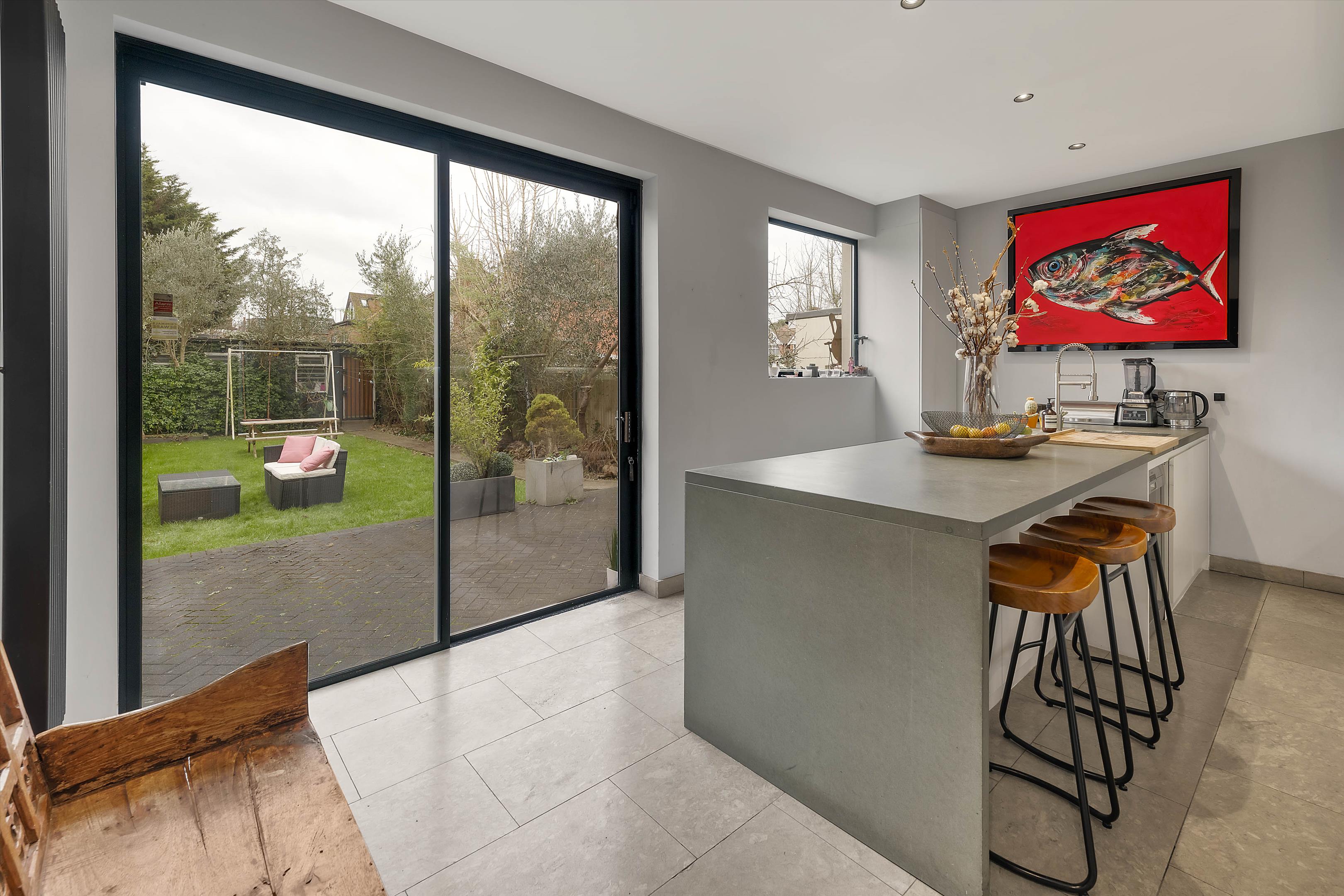 5 bedroom semi-detached house for sale 0