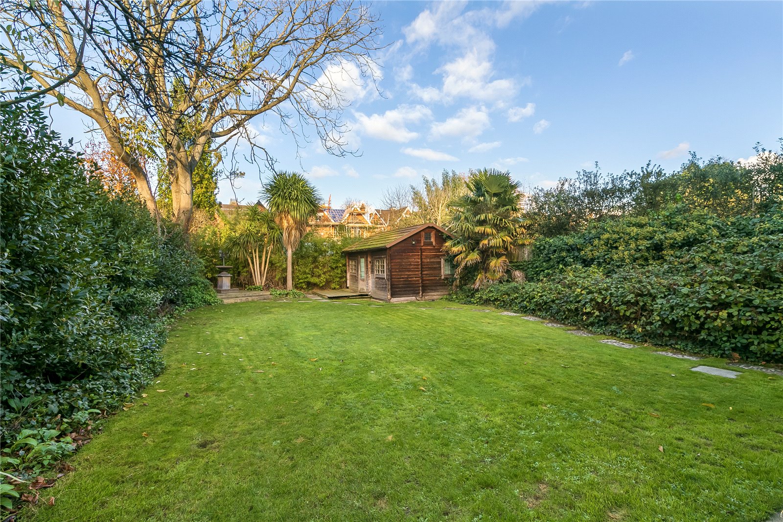 6 bedroom detached house for sale 0