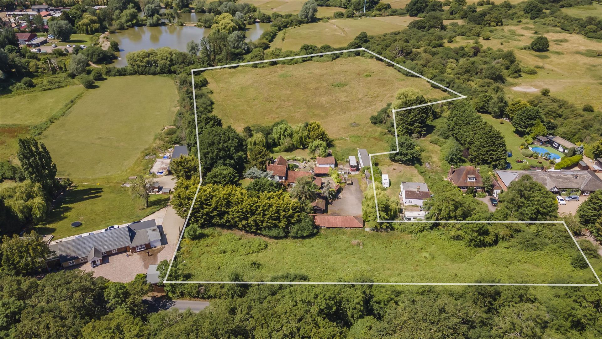 5 bedroom detached house for sale 0