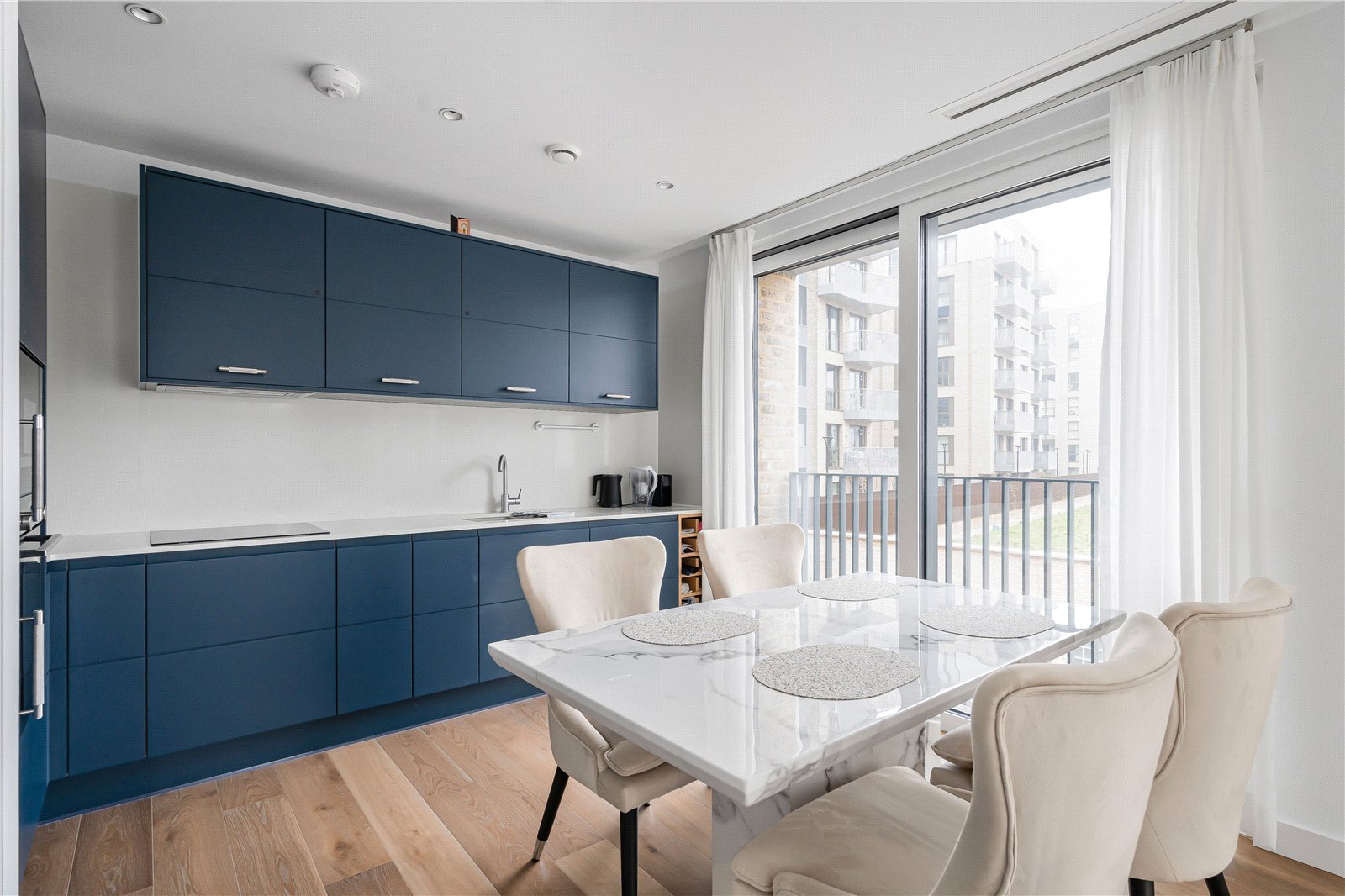 2 bedroom flat for sale 0