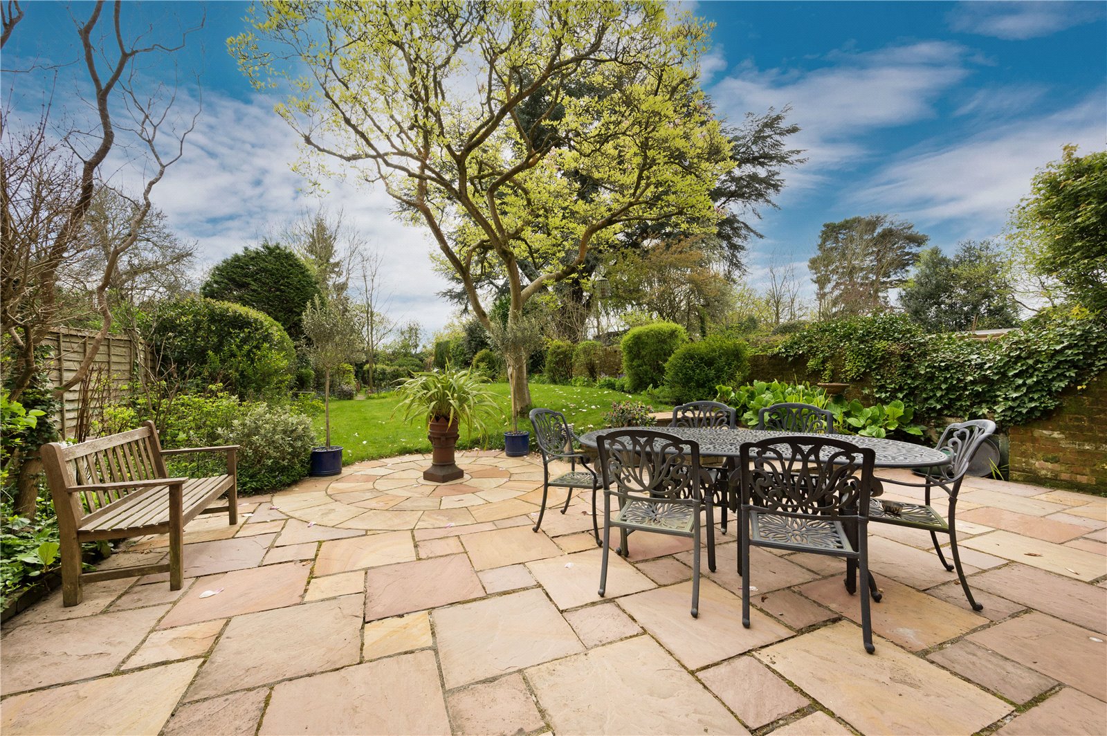 5 bedroom detached house for sale 0