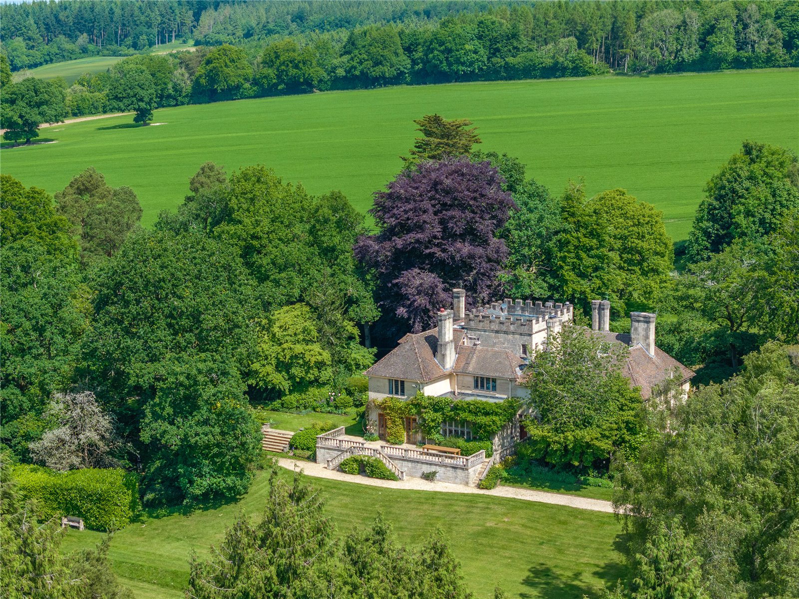 8 bedroom detached house for sale 0