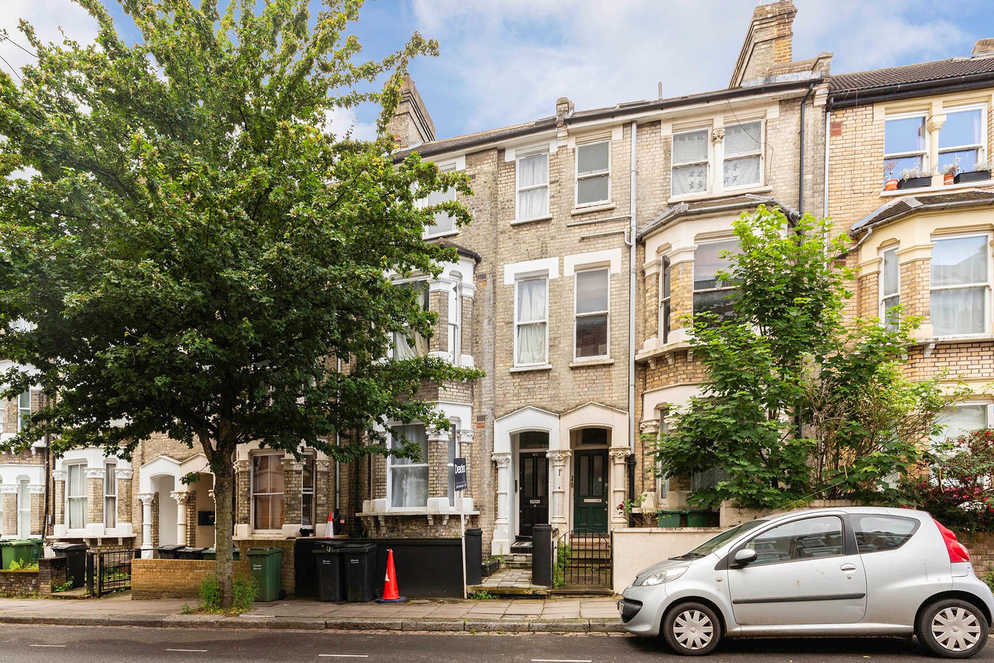 Flat 2, 44 Gascony Avenue, London photo 2