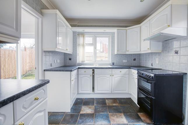 2, Middlemead, Chelmsford photo 4