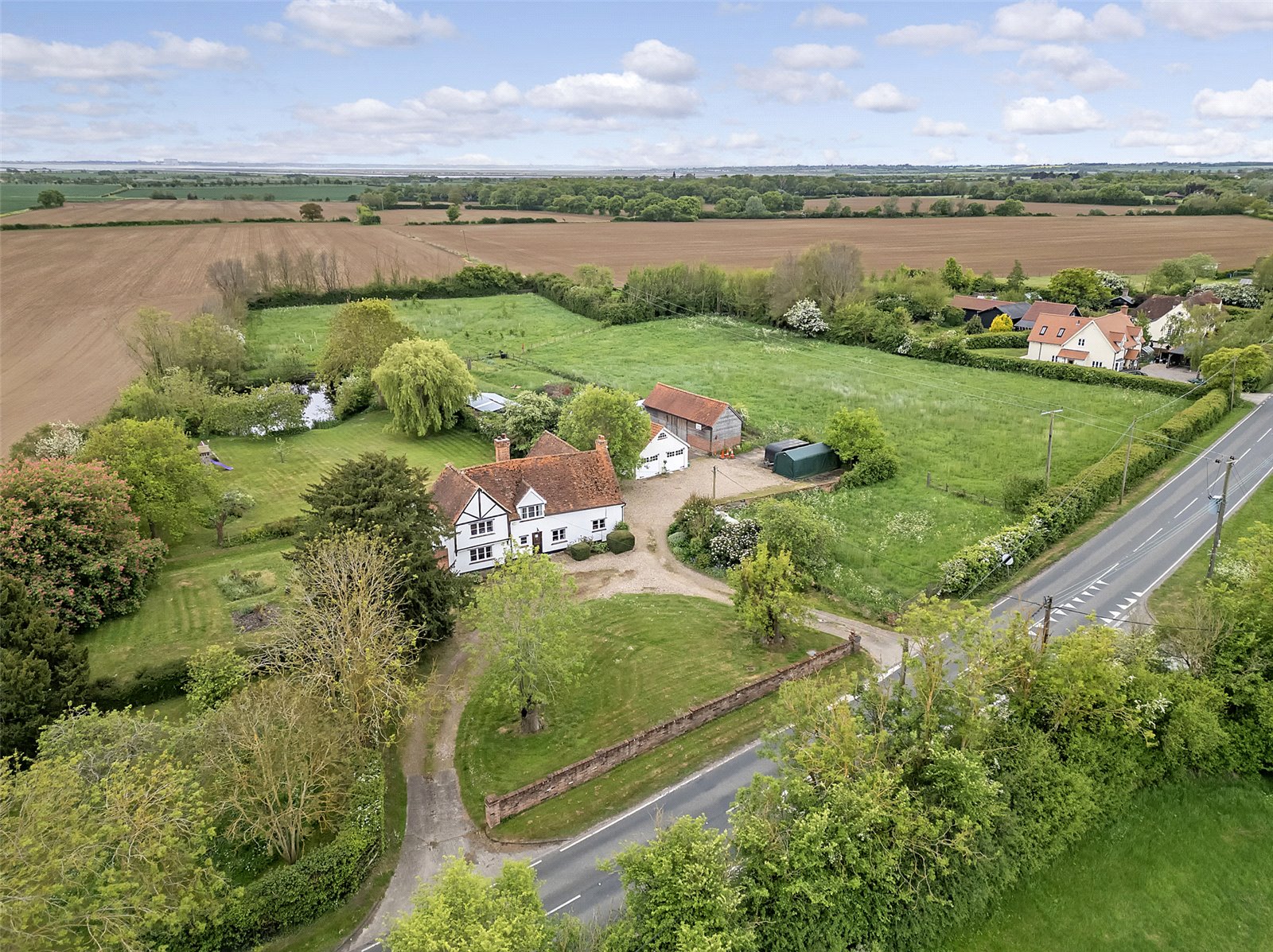 4 bedroom detached house for sale 0