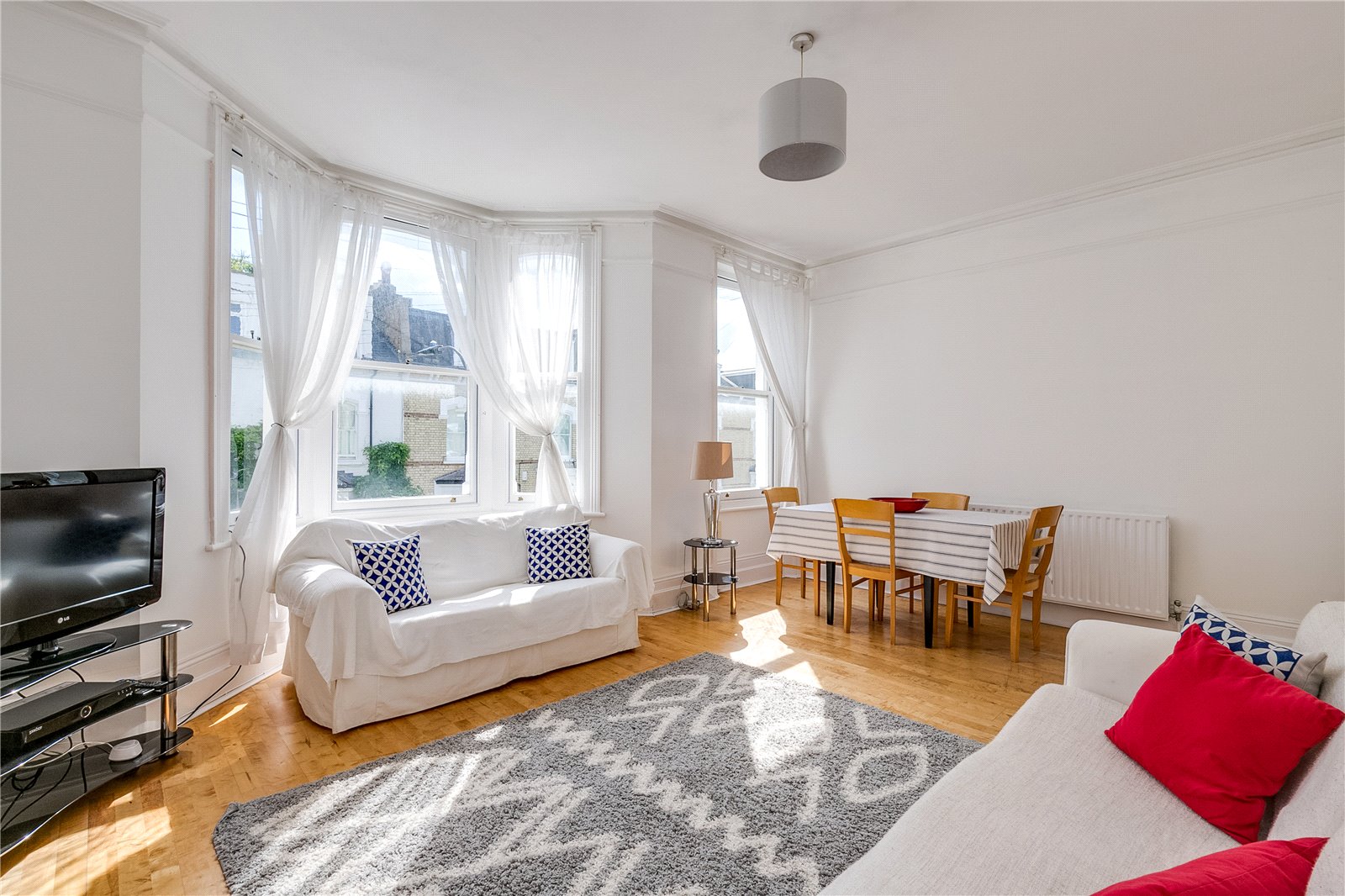 3 bedroom flat for sale 0