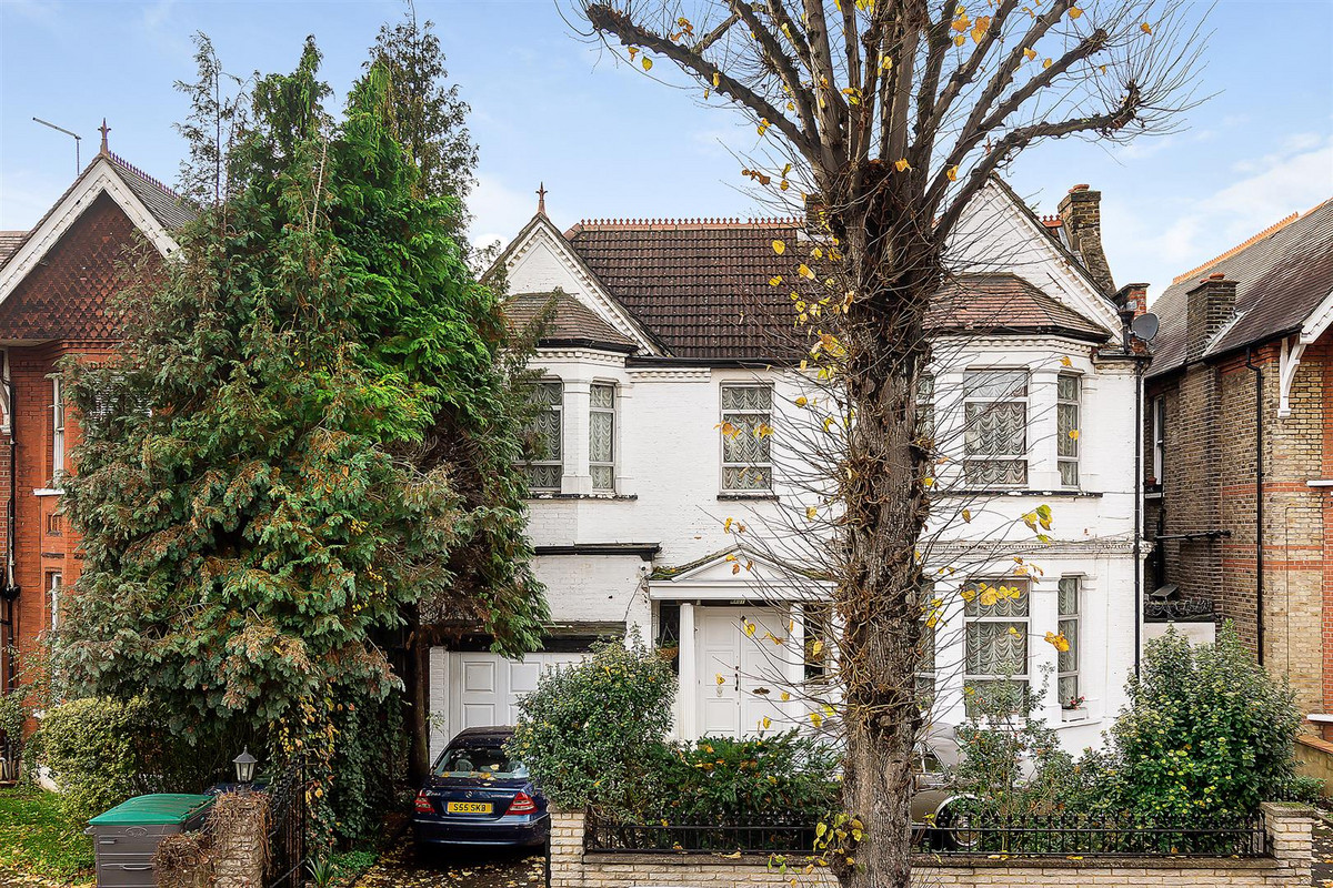 7 bedroom detached house for sale 0