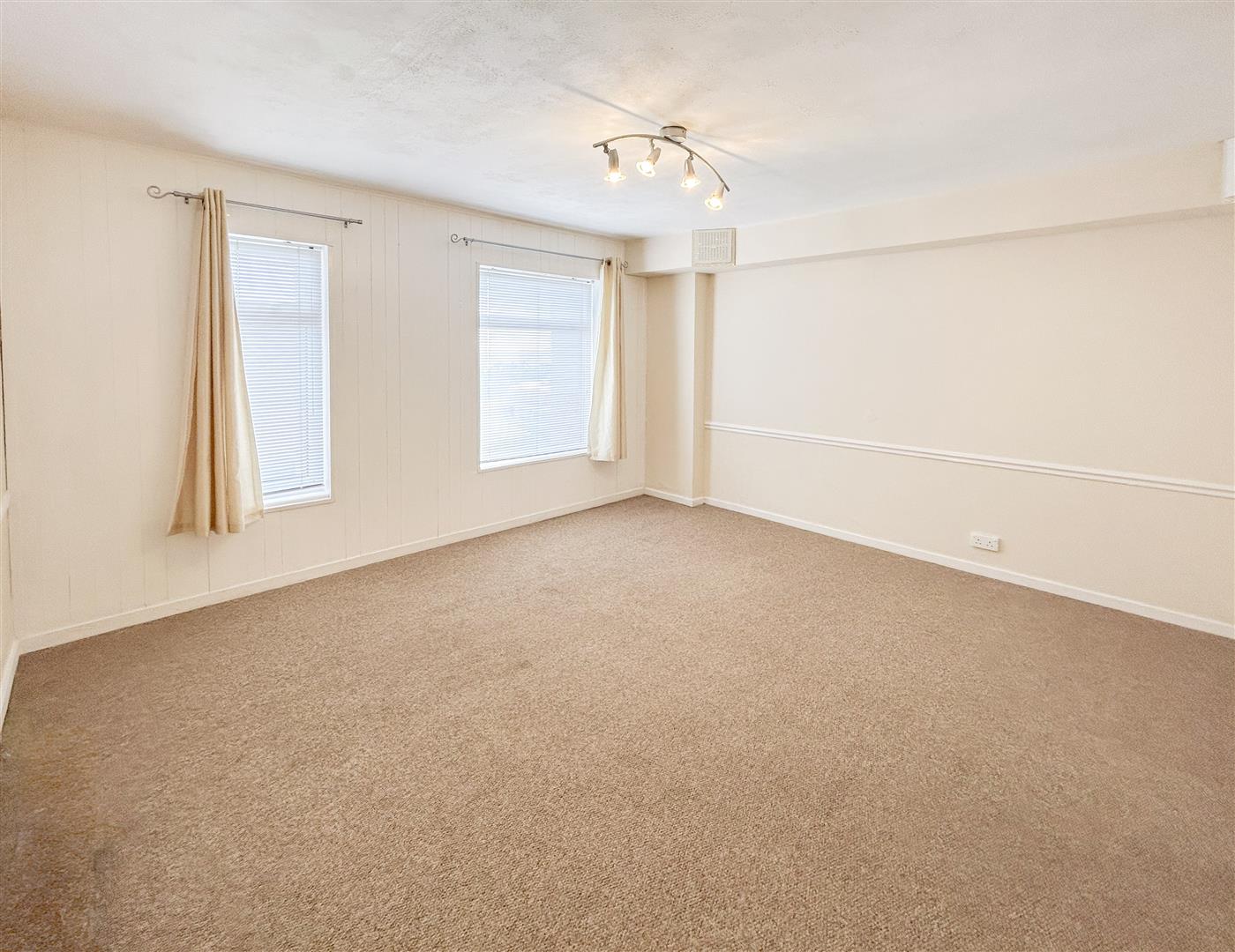 2 Greeba Court, 54-56 Marina, St. Leonards-On-Sea photo 4